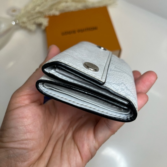 🎀 LOUIS VUITTON Discovery Compact Wallet - Picture 3 of 10